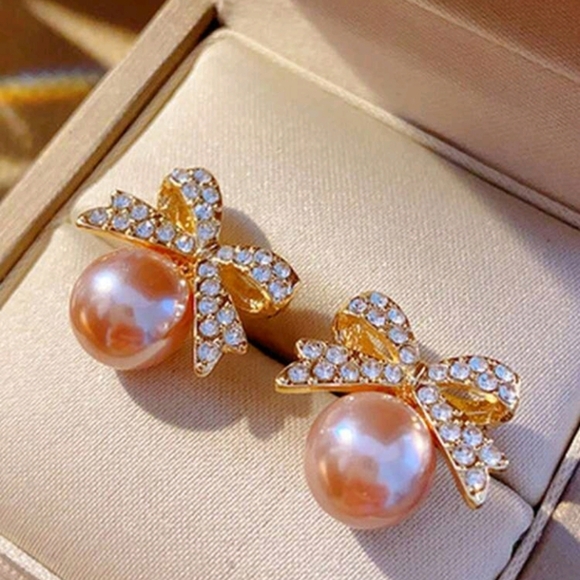 New Elegant Pearl Bow Earrings - Picture 3 of 3